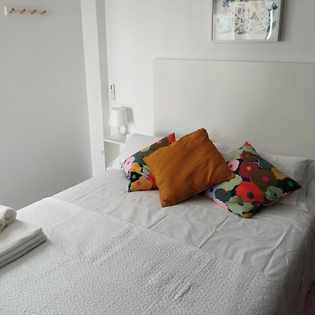Apartamento Lidia Planta 2, La Carihuela 1ª Linea Playa, Vistas Mar, Buhardilla 1 Dormitorio, 40 M2, 1-3 Huesped, Terraza, Wifi Torremolinos Exterior foto